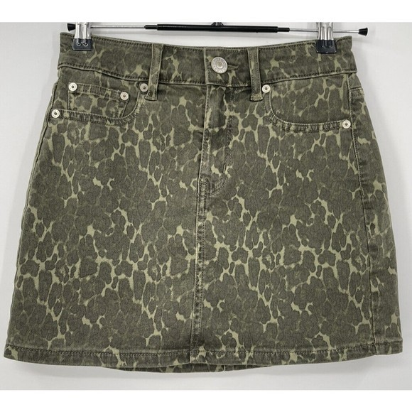 American Eagle Outfitters Dresses & Skirts - American Eagle Outfitters Womens Hi Rise Mini Skirt Olive Leopard‎ Print Size 0